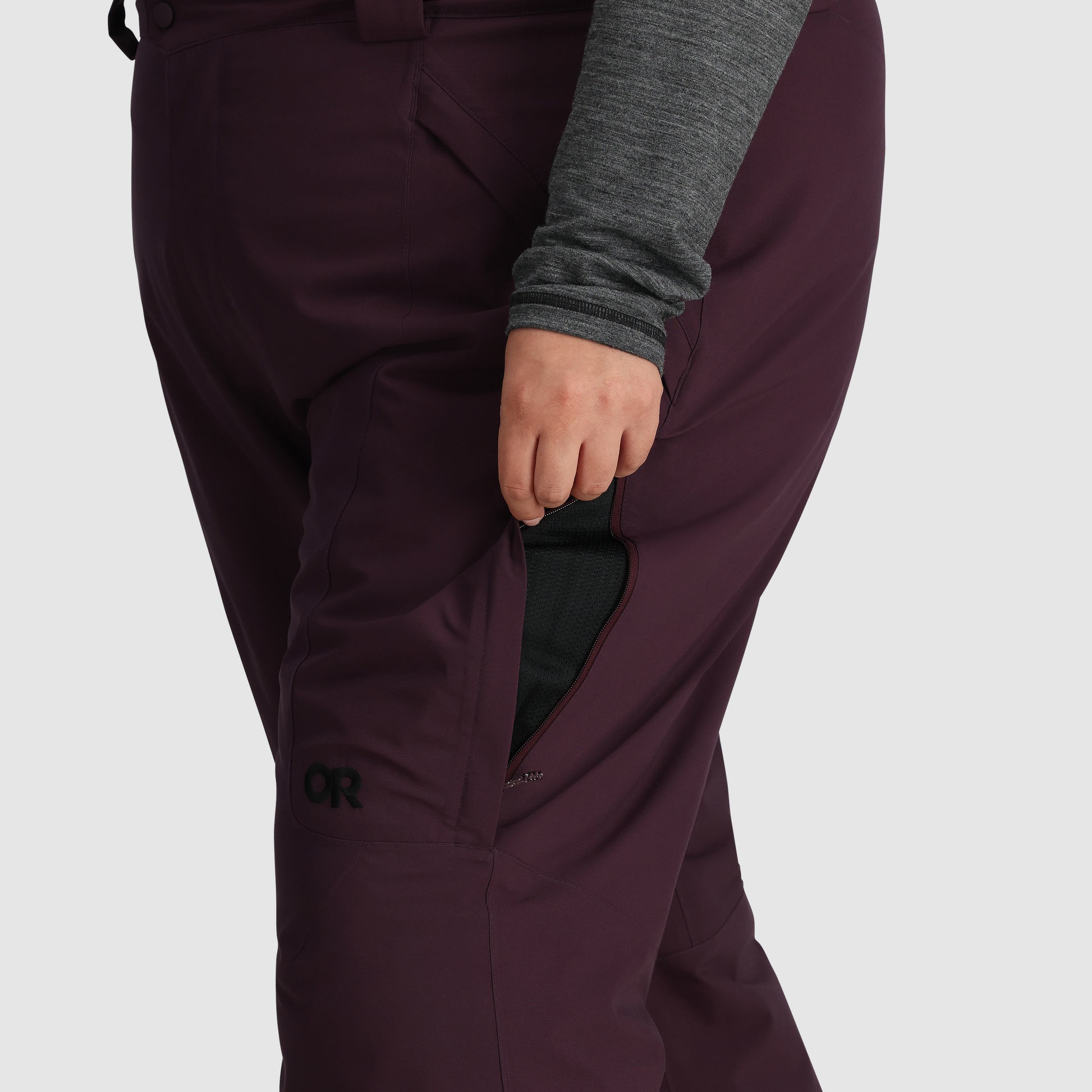 B24 :: Inner Thigh Vent / Easily vent out excess heat buildup from your inner thighs.